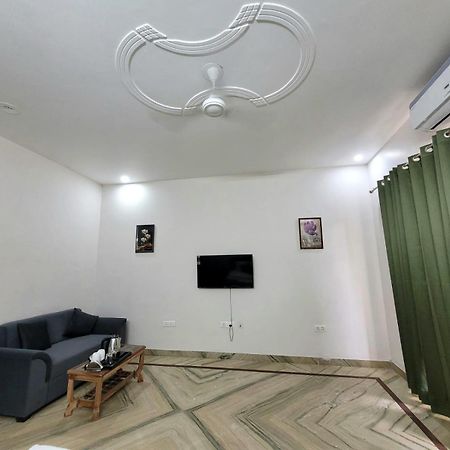 Raj Residency Stay Gurgaon Buitenkant foto