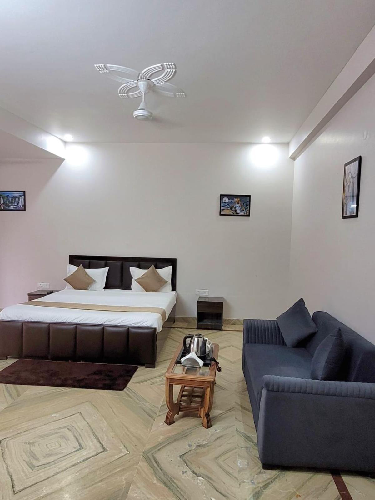 Raj Residency Stay Gurgaon Buitenkant foto